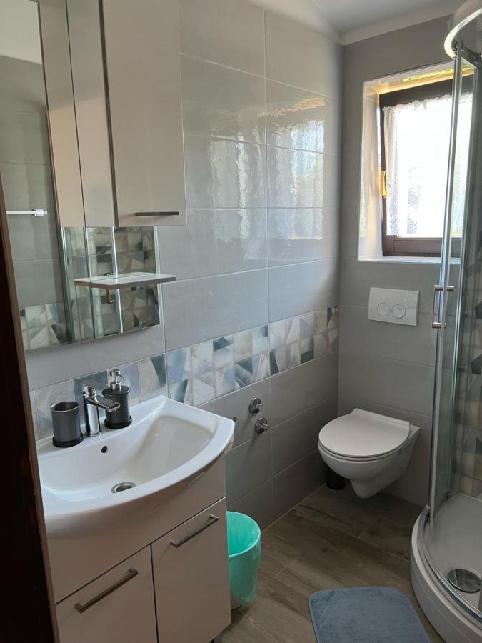 Draga Rooms Njivice Exterior photo