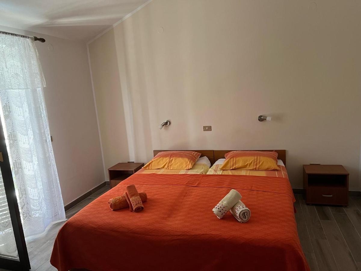 Draga Rooms Njivice Exterior photo
